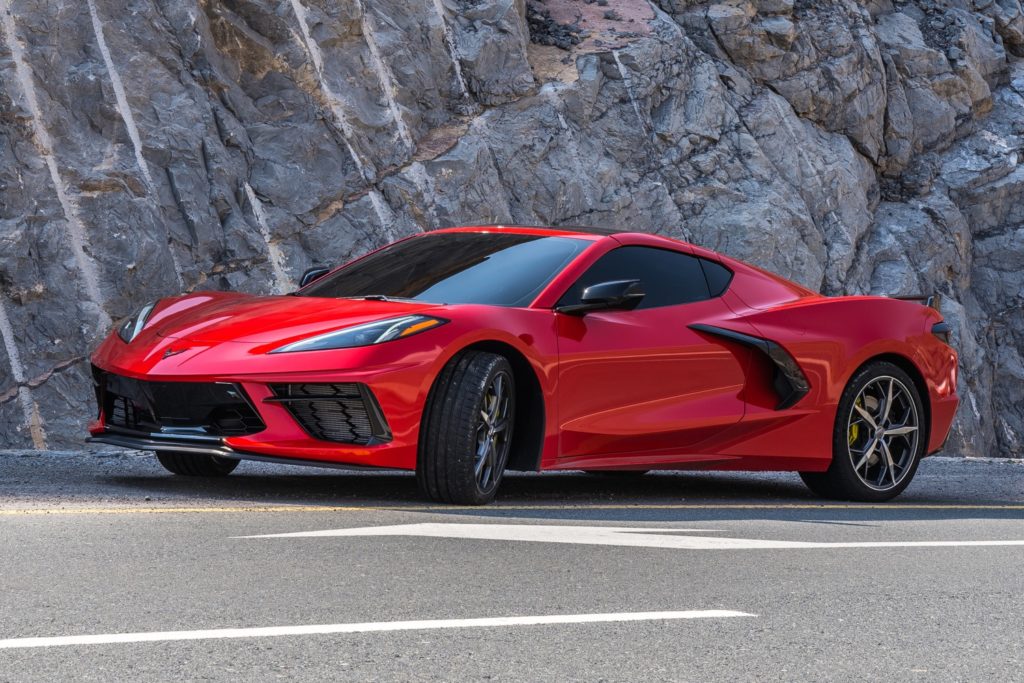 Chevrolet-Corvette-Stingray-2020-g3