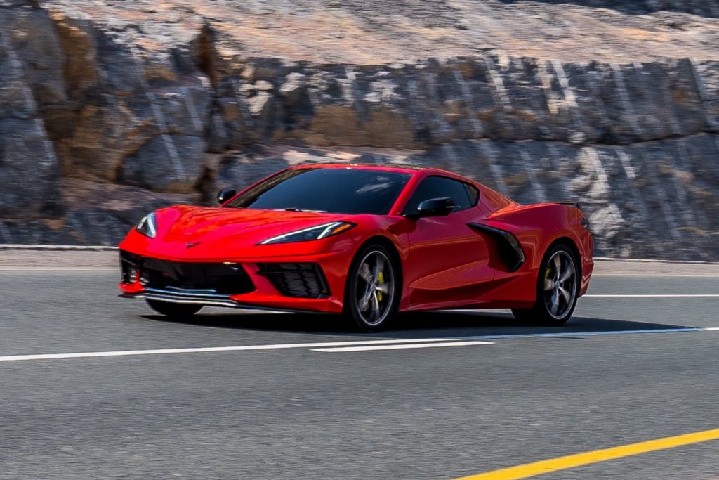 Chevrolet-Corvette-Stingray-2020-g4